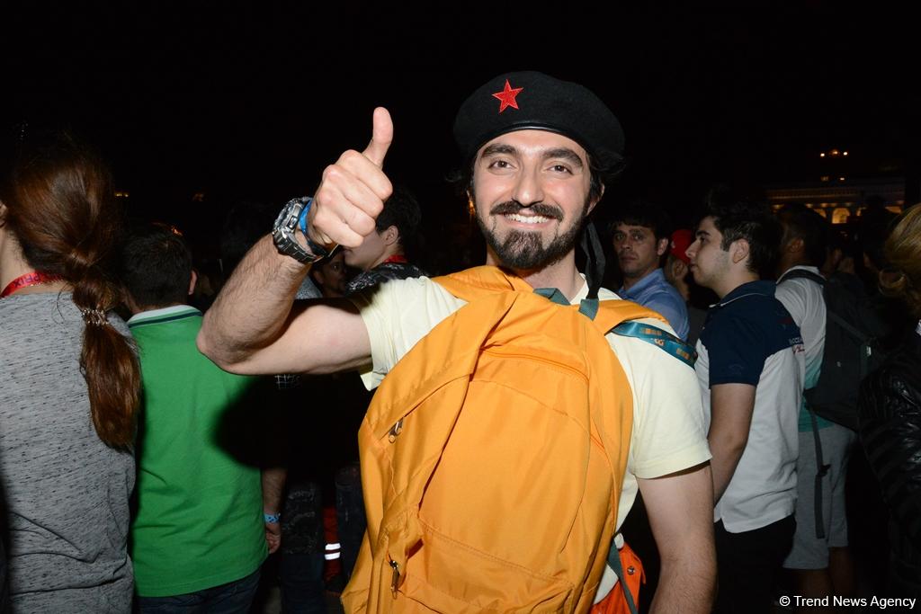 Chris Brown performs in Baku as part of F1 Grand Prix (PHOTO)