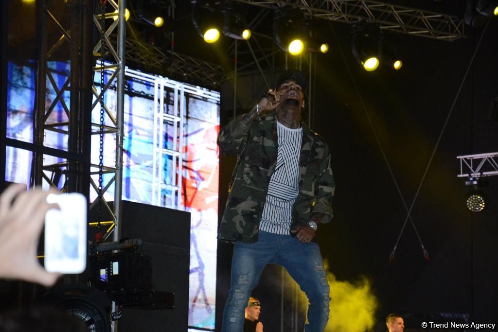 Chris Brown performs in Baku as part of F1 Grand Prix (PHOTO)