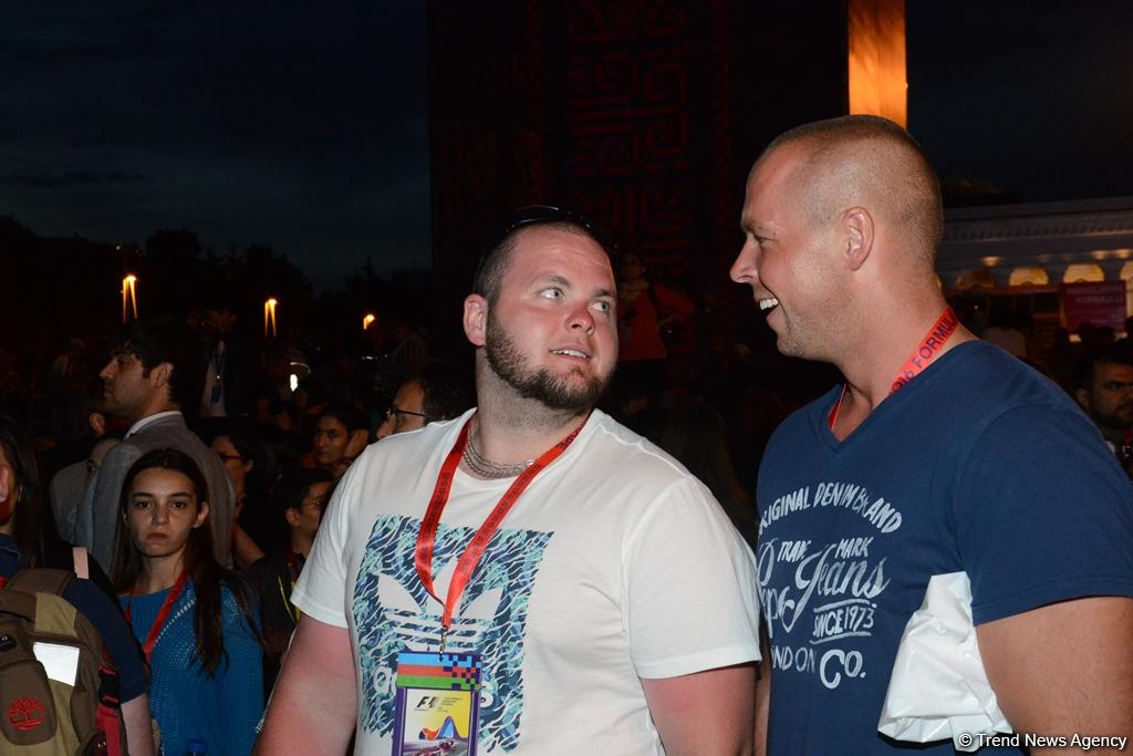 Chris Brown performs in Baku as part of F1 Grand Prix (PHOTO)