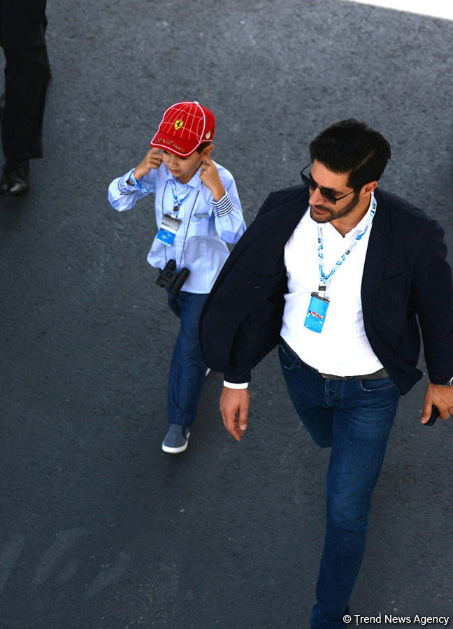 F1 fans amazed by Baku (PHOTO)