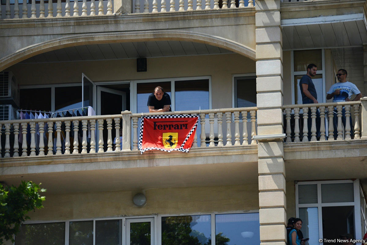 F1 fans amazed by Baku (PHOTO)