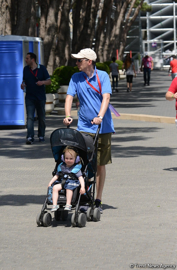 F1 fans amazed by Baku (PHOTO)
