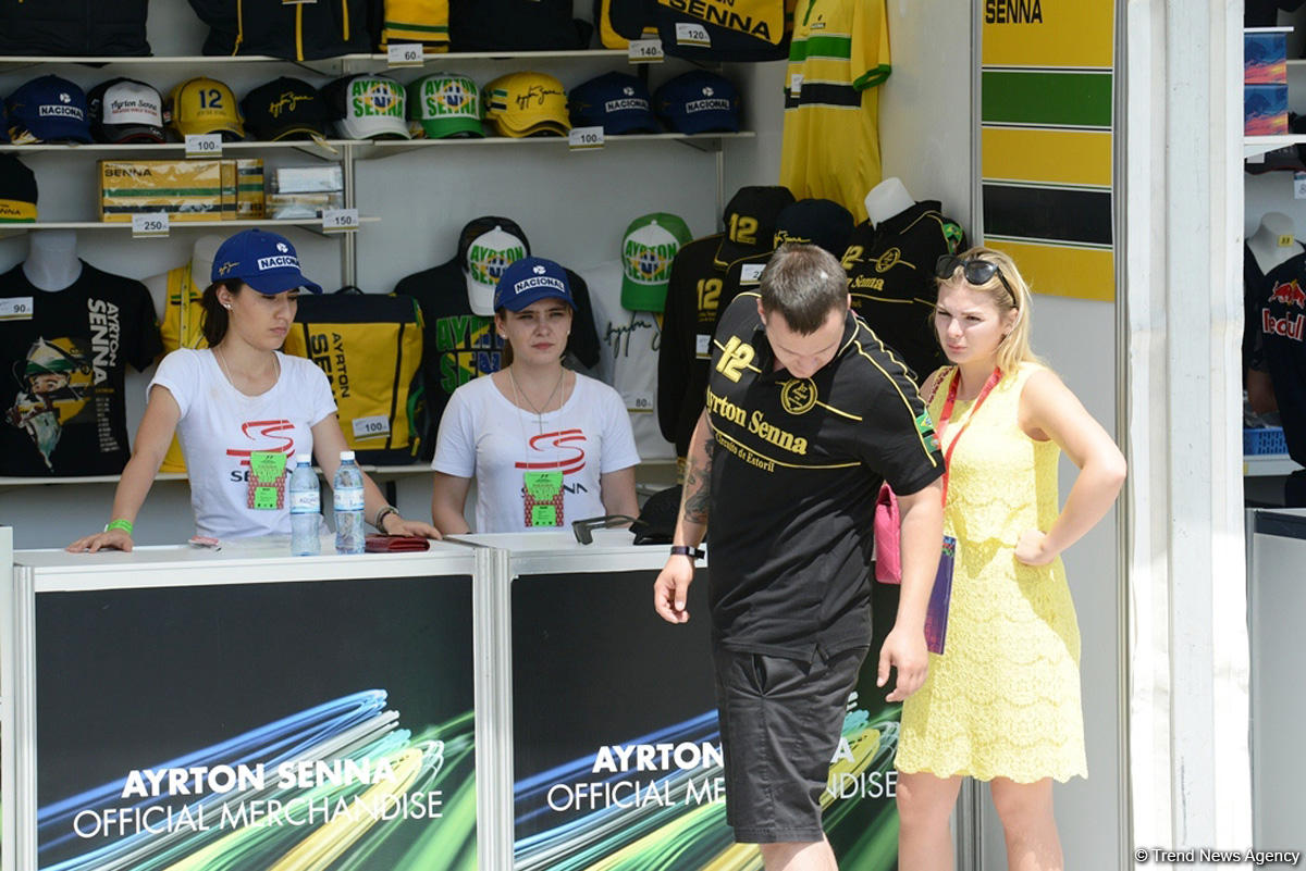 F1 fans amazed by Baku (PHOTO)