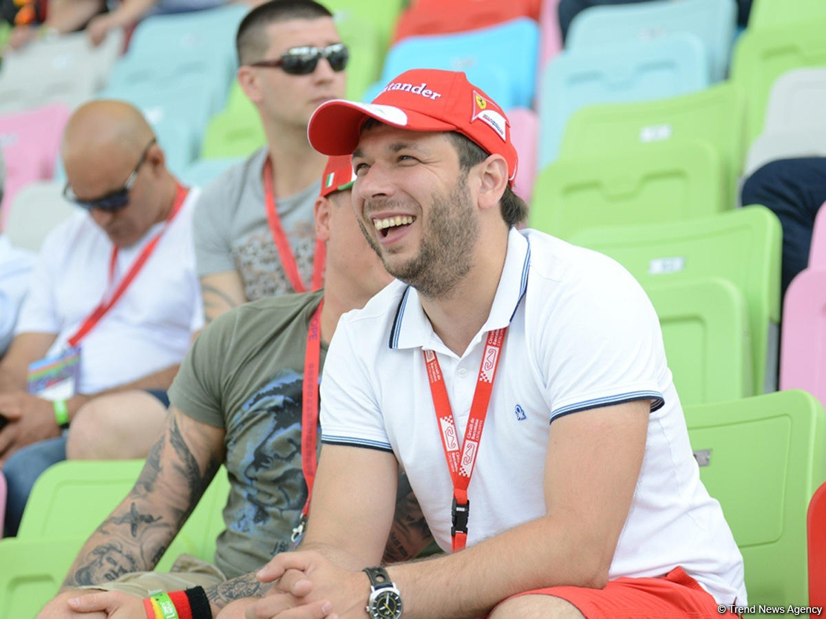 F1 fans amazed by Baku (PHOTO)