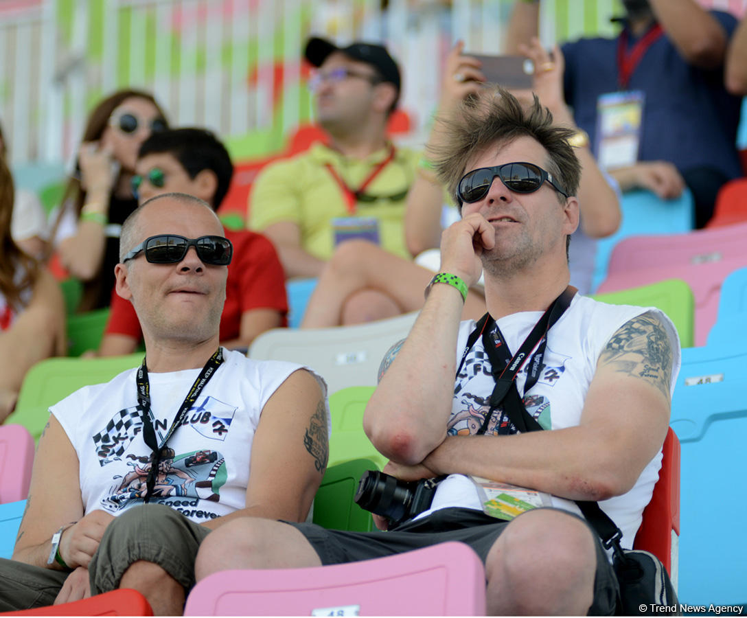 F1 in Baku, day two (PHOTO)