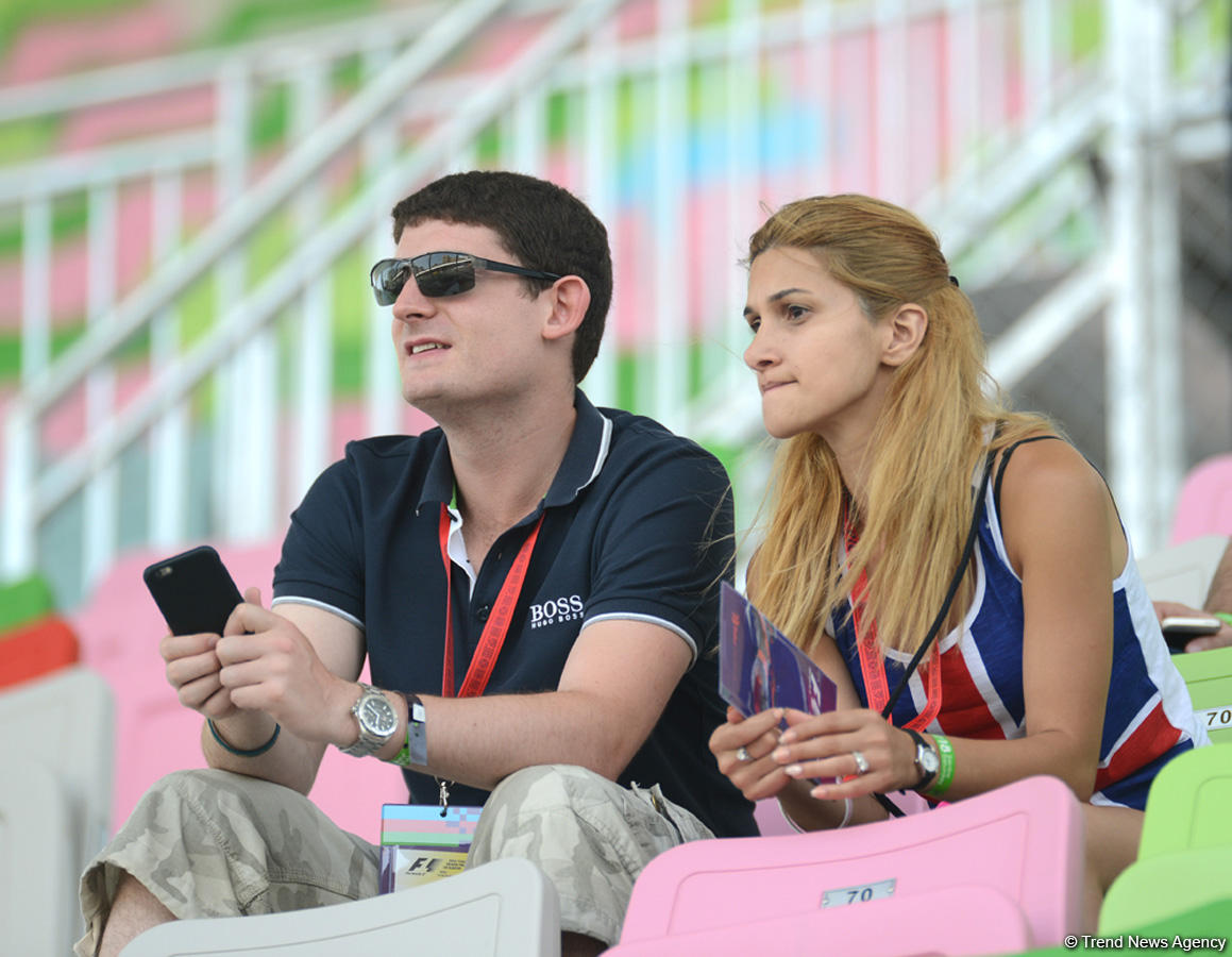 F1 in Baku, day two (PHOTO)