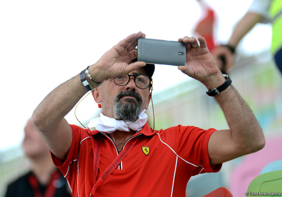 F1 in Baku, day two (PHOTO)