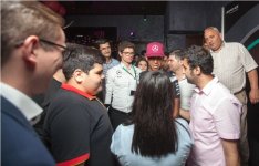 Льюис Хэмилтон на грандиозной вечеринке в Баку (ФОТО)