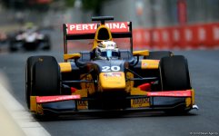 Итальянский пилот выиграл спринт серии GP2 в Баку (ФОТО)