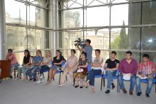Смешные приключения шведской девчонки в Баку (ФОТО)