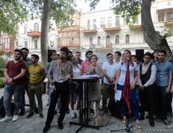Французы и азербайджанцы отметили День летнего солнцестояния (ФОТО)