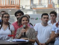 Французы и азербайджанцы отметили День летнего солнцестояния (ФОТО)
