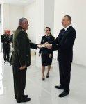 Президент Азербайджана ознакомился с условиями в здании, построенном для военнослужащих (ФОТО)