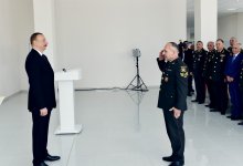 Президент Азербайджана ознакомился с условиями в здании, построенном для военнослужащих (ФОТО)