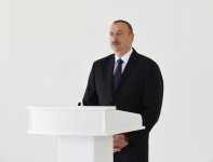 Президент Азербайджана ознакомился с условиями в здании, построенном для военнослужащих (ФОТО)
