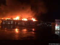 Big fire extinguished at car market in Baku (PHOTO/VIDEO)