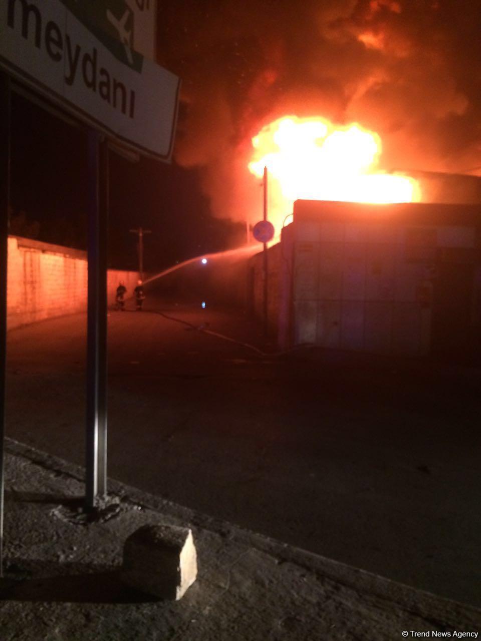 Big fire extinguished at car market in Baku (PHOTO/VIDEO)