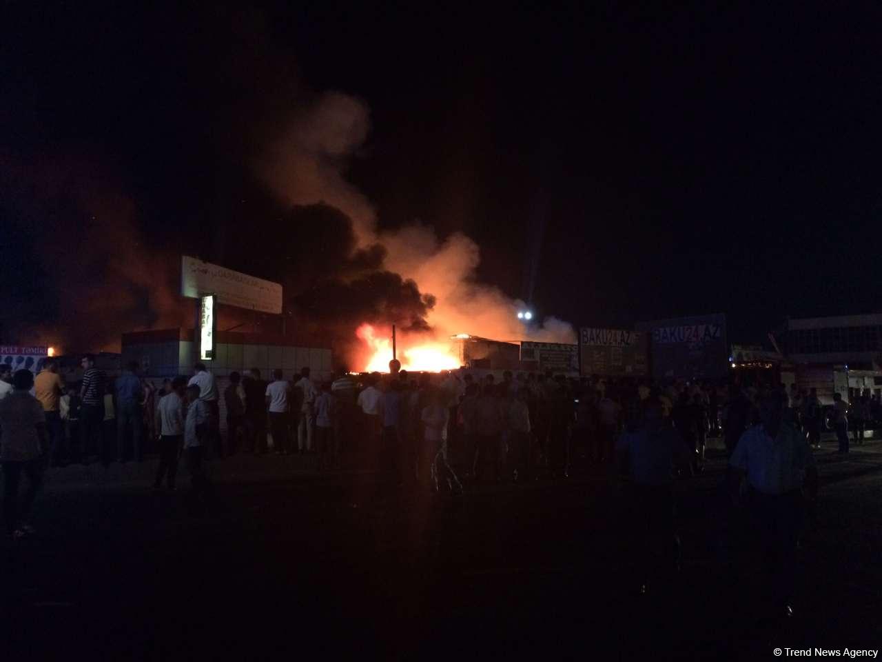 Big fire extinguished at car market in Baku (PHOTO/VIDEO)
