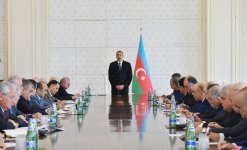 Под председательством Президента Азербайджана прошло заседание Кабмина по итогам социально-экономического развития в I полугодии (ФОТО)