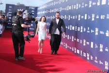 Звезды российской эстрады на красной дорожке фестиваля "Жара" в Баку (ФОТО)