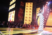 Грандиозный фестиваль "Жара" в Баку завершился композицией Магомаева и праздничным салютом (ФОТО)