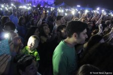 Грандиозный фестиваль "Жара" в Баку завершился композицией Магомаева и праздничным салютом (ФОТО)