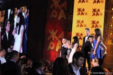 Грандиозный фестиваль "Жара" в Баку завершился композицией Магомаева и праздничным салютом (ФОТО)