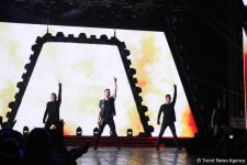 Грандиозный фестиваль "Жара" в Баку завершился композицией Магомаева и праздничным салютом (ФОТО)
