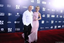 ТОП-10 самых ярких женских нарядов фестиваля "Жара" в Баку (ФОТО)