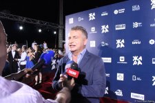 Российские звезды на красной дорожке фестиваля "Жара" в Баку – день второй (ФОТО)