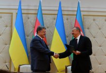 Azerbaijan, Ukraine sign several documents in Baku