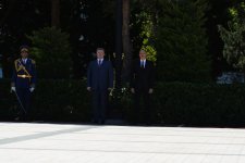 Baku holds official welcoming ceremony for Ukrainian president