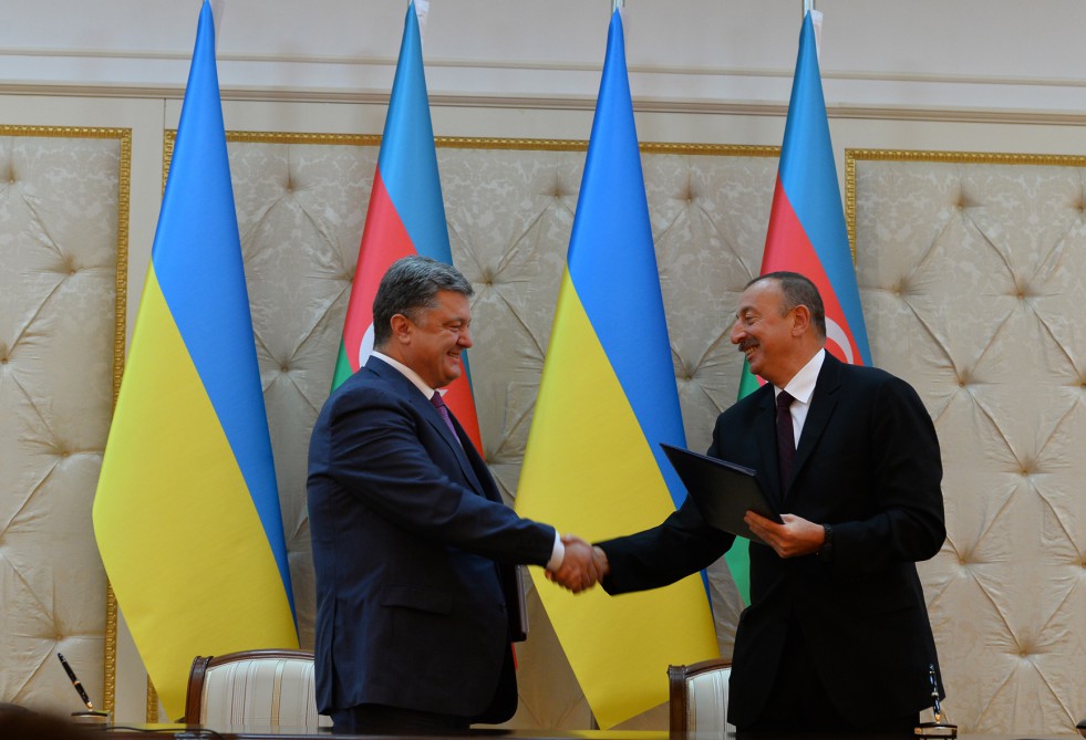 Azerbaijan, Ukraine sign several documents in Baku