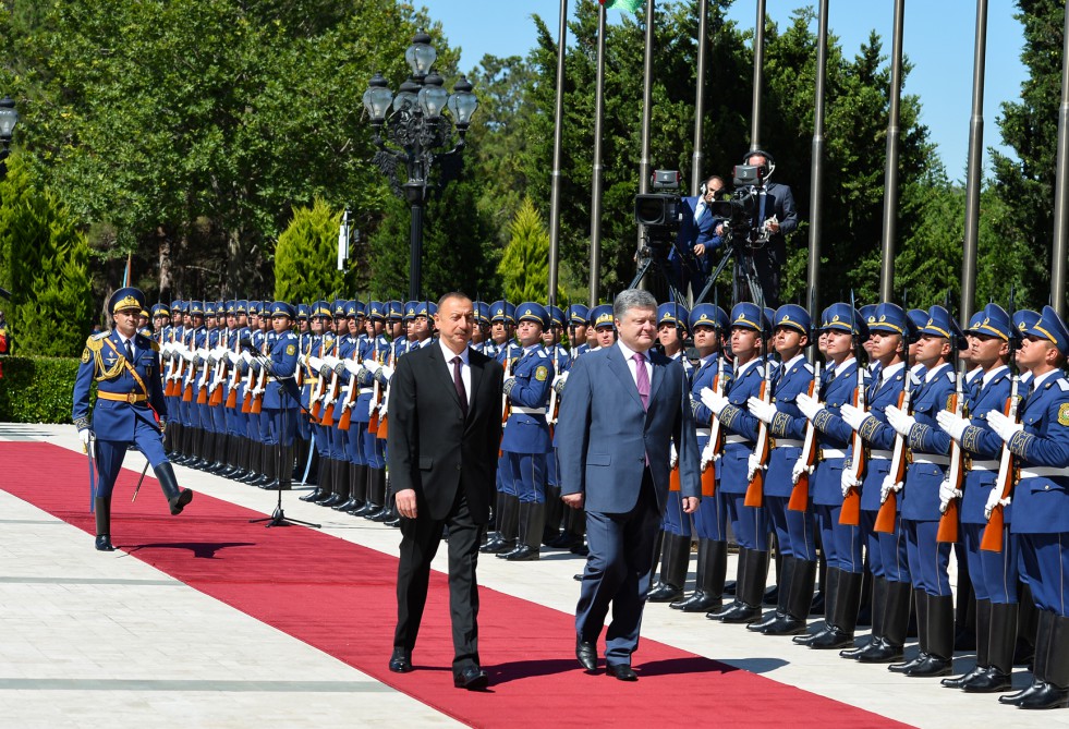 Baku holds official welcoming ceremony for Ukrainian president