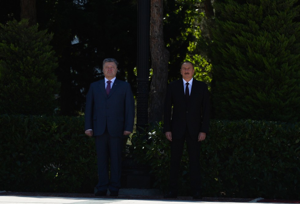 Baku holds official welcoming ceremony for Ukrainian president