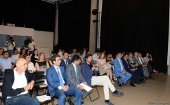 В Центре современного искусства YARAT обсудили азербайджанскую модель религиозной толерантности и мультикультурализма