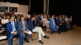 В Центре современного искусства YARAT обсудили азербайджанскую модель религиозной толерантности и мультикультурализма