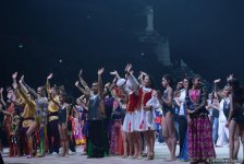 В Баку состоялись гала-концерт и церемония закрытия финала Кубка мира по художественной гимнастике (ФОТО)