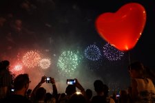 Огненные буквы Азербайджана в небе над Москвой: Международный фестиваль фейерверков (ФОТО)