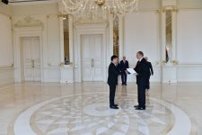 Президент Ильхам Алиев принял верительные грамоты посла Китая