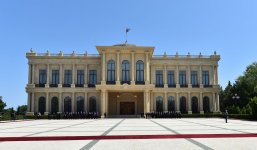 В Баку состоялась церемония официальной встречи Президента Ирана