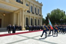 В Баку состоялась церемония официальной встречи Президента Ирана