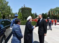 В Баку состоялась церемония официальной встречи Президента Ирана