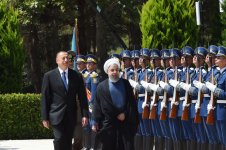 В Баку состоялась церемония официальной встречи Президента Ирана
