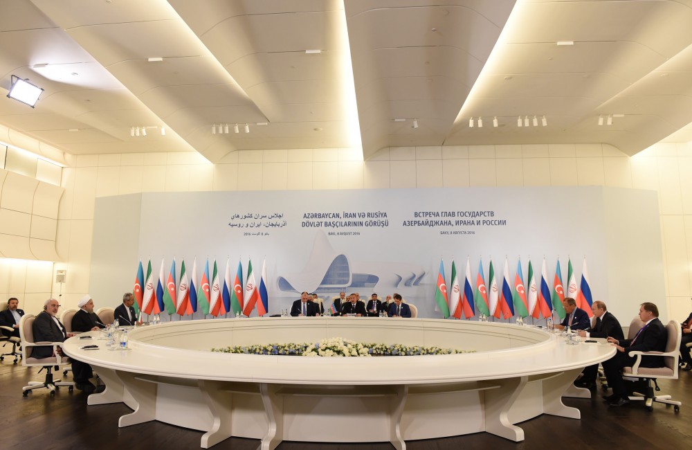 Azerbaijani, Russian, Iranian presidents sign Baku summit declaration