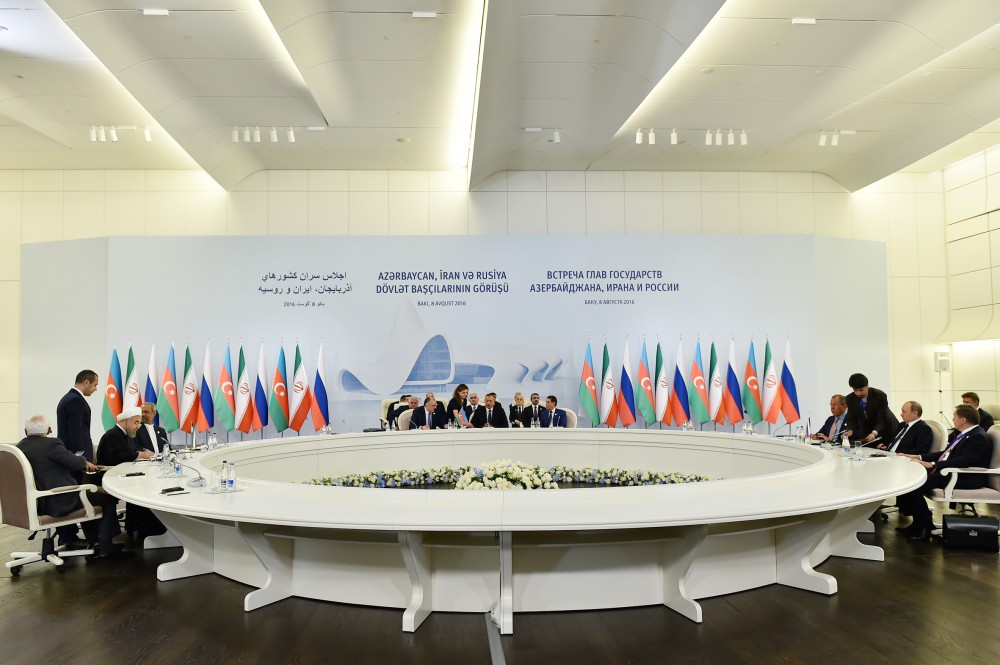 Azerbaijani, Russian, Iranian presidents sign Baku summit declaration