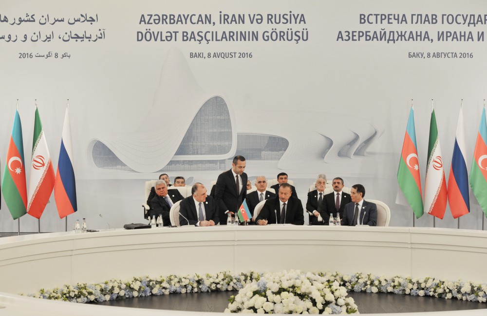 Azerbaijani, Russian, Iranian presidents sign Baku summit declaration