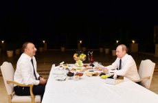 Президент Ильхам Алиев пригласил Владимира Путина к себе домой на чаепитие