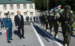 Президент Ильхам Алиев ознакомился с условиями, созданными на погранзаставе "Лаза" Шекинского погранотряда (ФОТО)