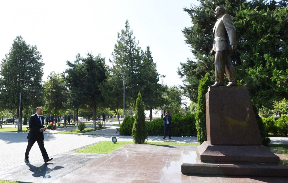 President Aliyev arrives in Azerbaijan’s Gabala district (PHOTO)